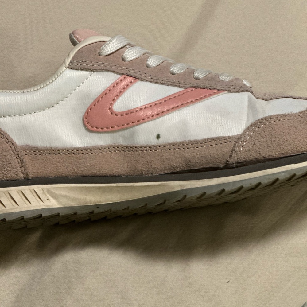 Tretorn Rawlings 2.0 pink white and gray retro sneakers Womens 7.5 - Picture 3 of 3